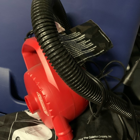 Coleman Air Mattress with pump - Picture 4 of 4